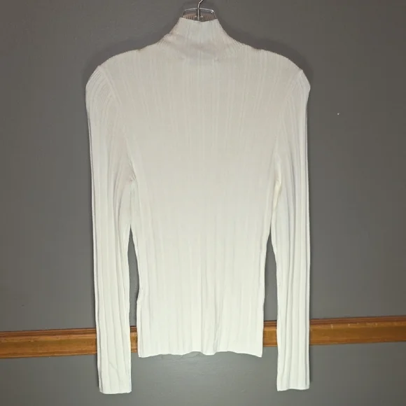Abercrombie & Fitch White Turtleneck Longsleeve - Picture 4 of 5